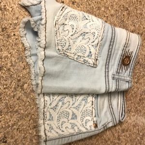 Size 7 lace detail jean shorts